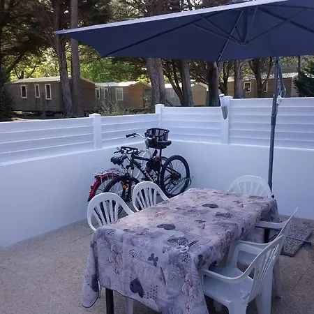 Holiday home Maison Saisonniere De *